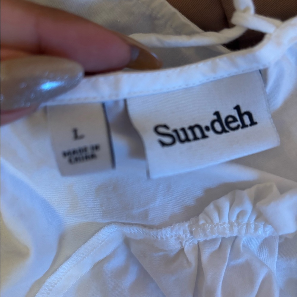 ARITZIA SUN-DEH WHITE TOP - Picture 4 of 4